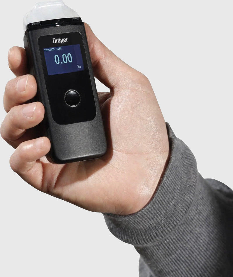 Dräger Alcotest® 4000 - in a hand